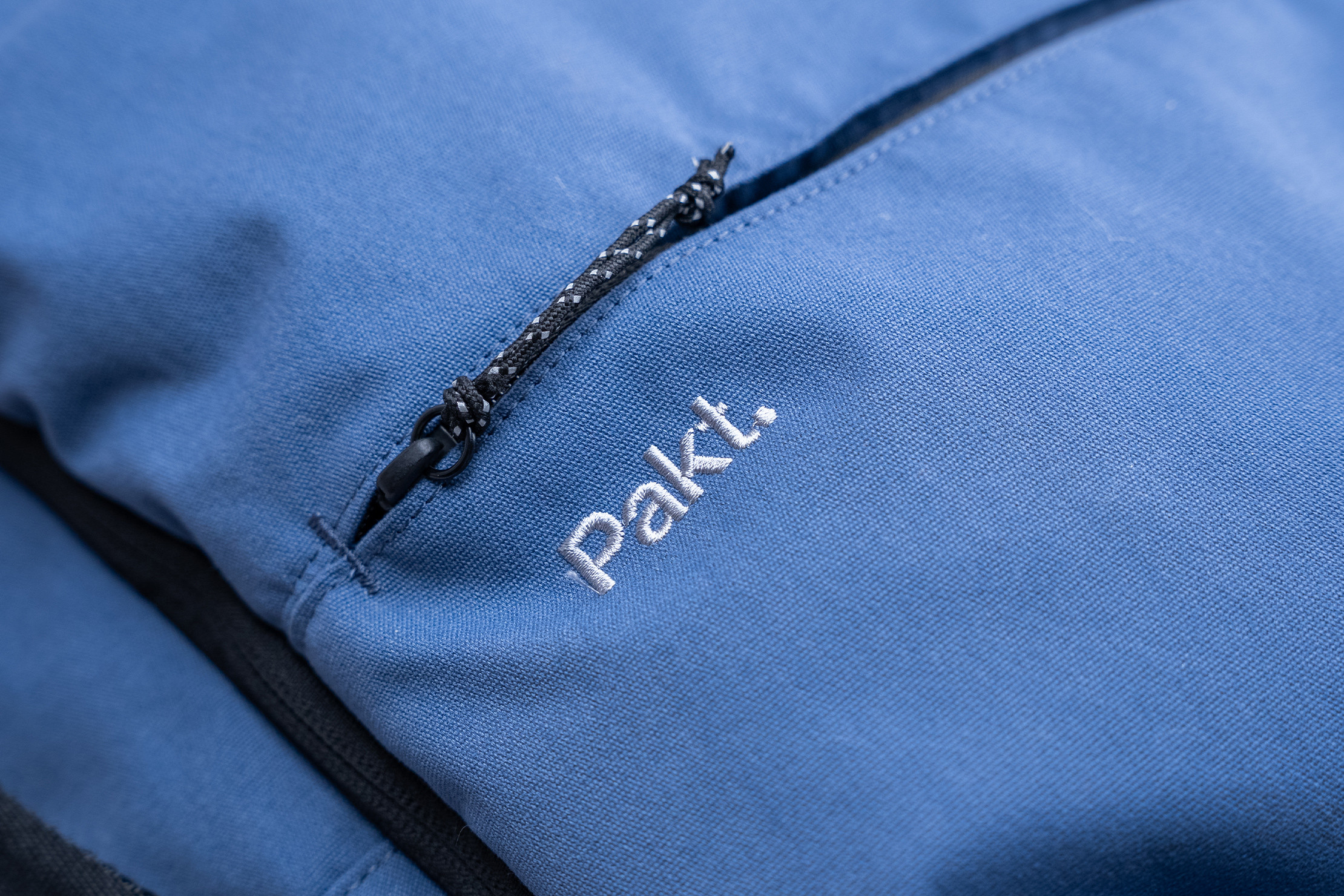 Pakt Travel Backpack V2 (35L) Nhãn hiệu