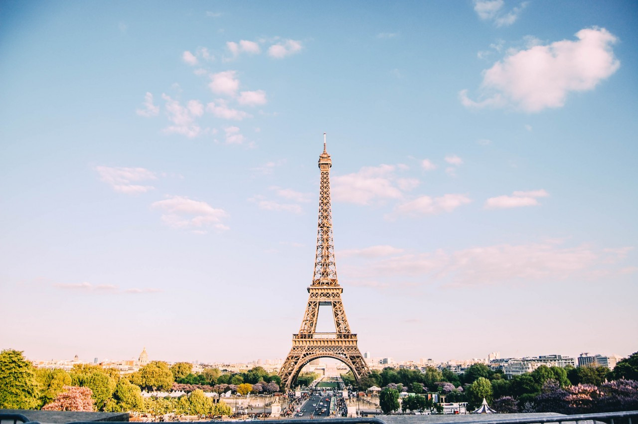 Tháp Eiffel, biểu tượng của Paris, Pháp