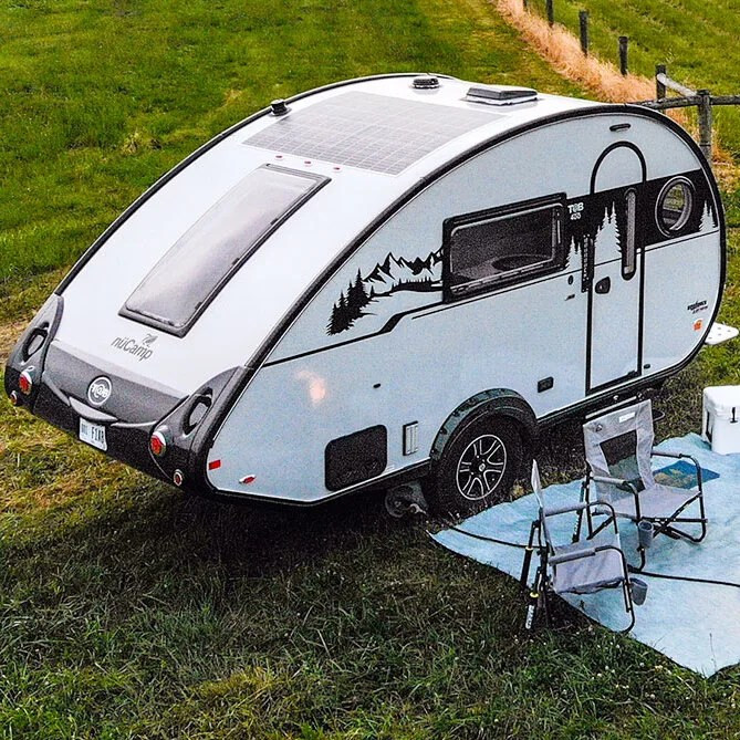 nuCamp Tab 400: Thiết kế teardrop cổ điển với tiện nghi hiện đại.