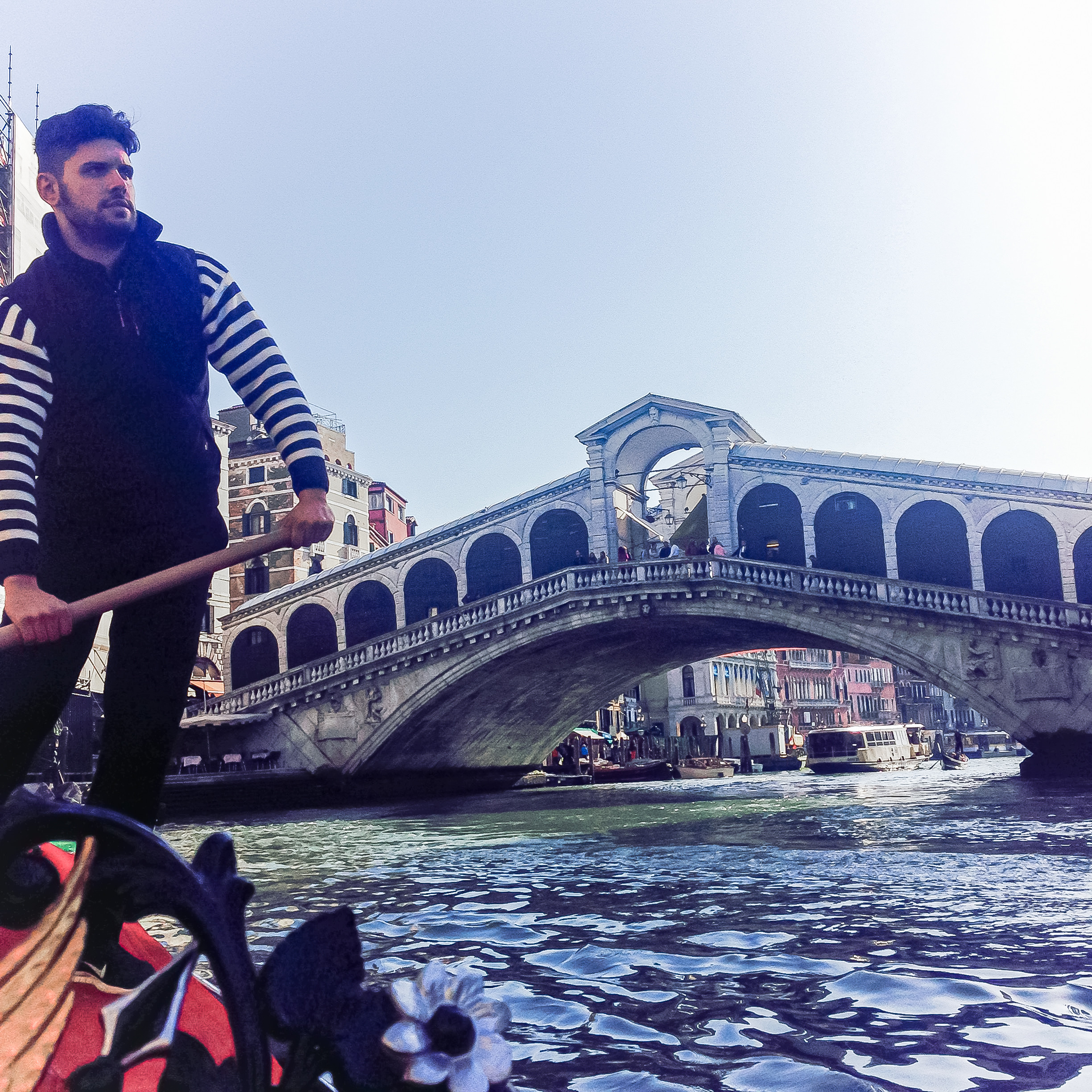 Kênh đào Venice thơ mộng với những chiếc thuyền gondola