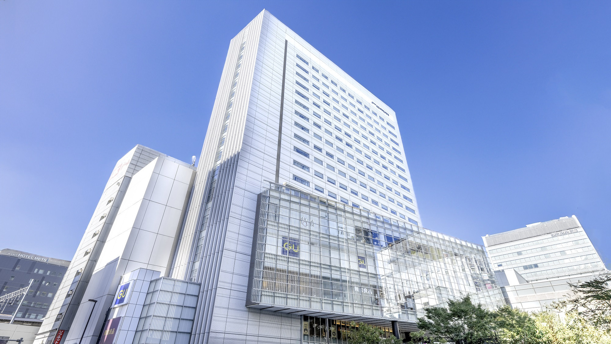 Khách sạn Remm Akihabara nằm ngay trước ga Akihabara, với thiết kế chú trọng đến giấc ngủ của khách hàng.