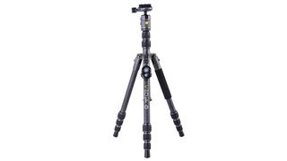 Chân máy ảnh Vanguard VEO 3 GO 204CB trên nền trắng
