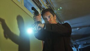 Eric McCormack trong vai Grant MacLaren