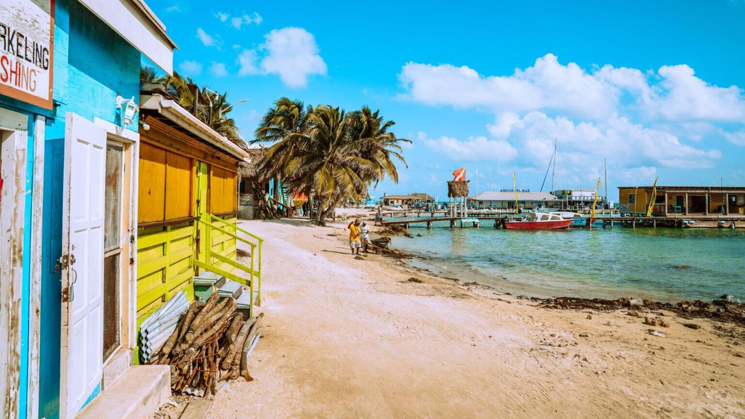 Bãi biển cát trắng ở Belize