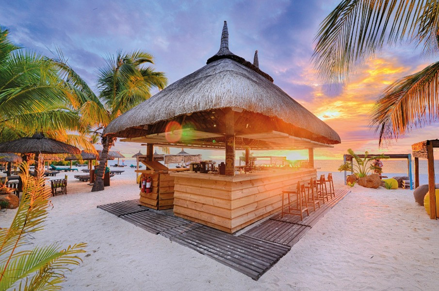 Quầy bar trên bãi biển ở Mauritius | Go2Africa
