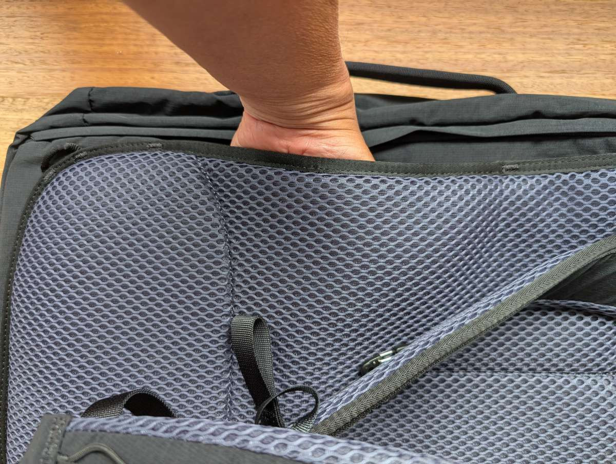 Bellroy Lite Travel Pack9