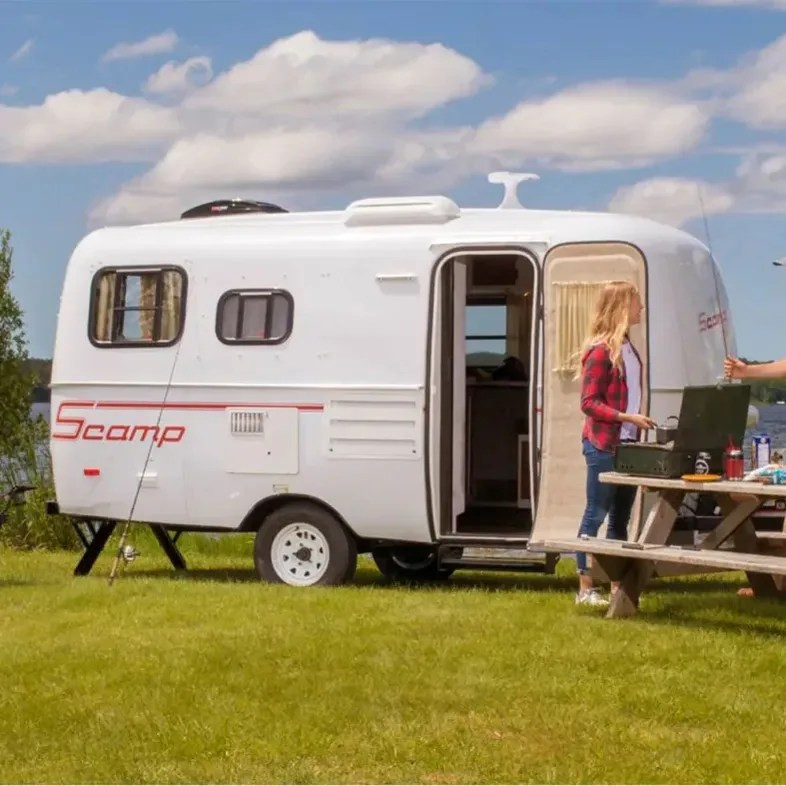 Scamp Travel Trailer: Thiết kế đơn giản, dễ sử dụng và giá cả phải chăng.