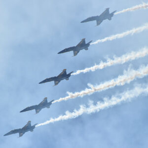 Phi đội Blue Angels cất cánh với tốc độ đáng kinh ngạc