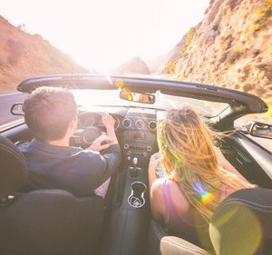 Du lịch nhóm giúp chia sẻ chi phí và tăng cường an toàn