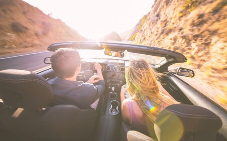 Du lịch nhóm giúp chia sẻ chi phí và tăng cường an toàn