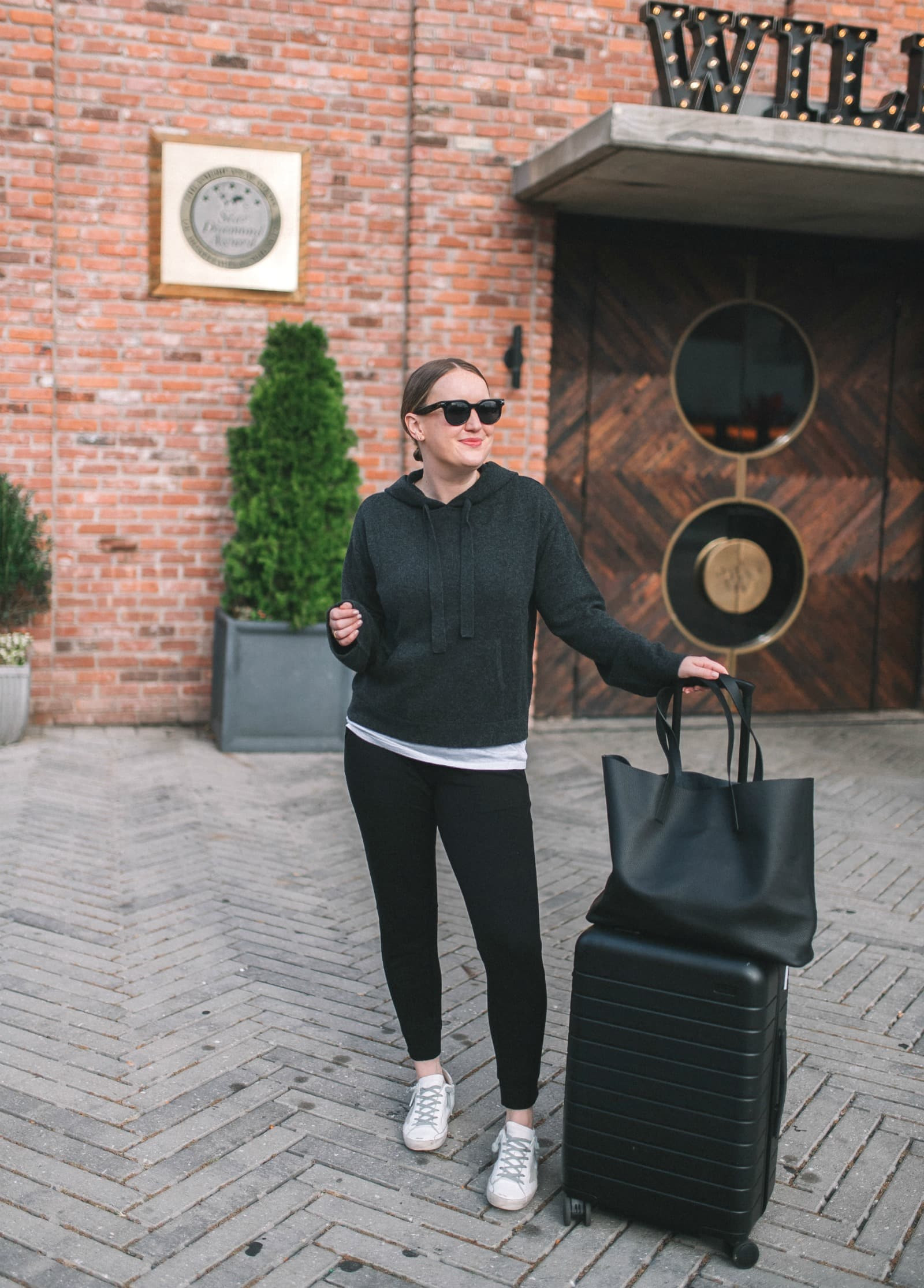 Áo Hoodie Cashmere và Quần Jogger
