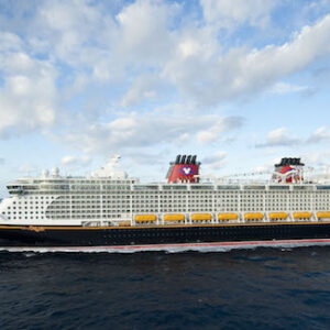 Castaway Cay - Hòn đảo riêng của Disney ở Bahamas, nơi du khách có thể tận hưởng những bãi biển tuyệt đẹp và gặp gỡ các nhân vật Disney