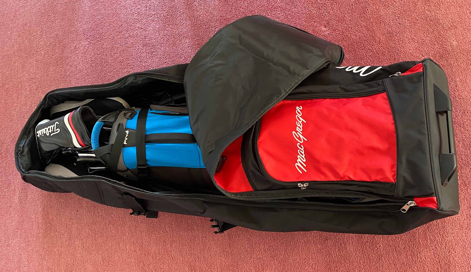 MacGregor VIP II Premium Travel Cover với túi golf được khóa bên trong