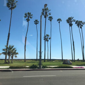 Biển Santa Barbara vào một ngày nắng đẹp.