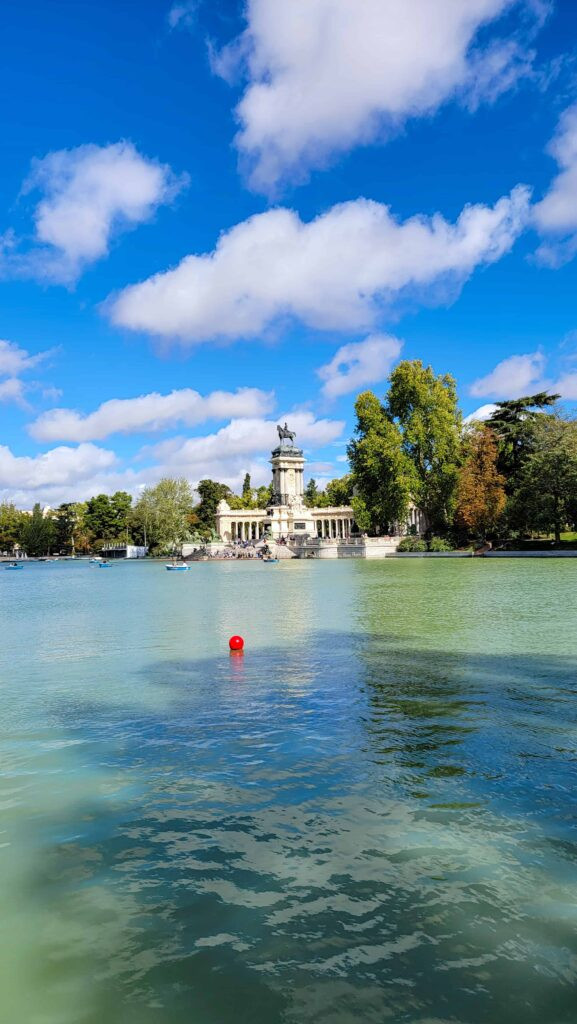Những gì cần xem ở Madrid trong 5 ngày: Công viên El Retiro