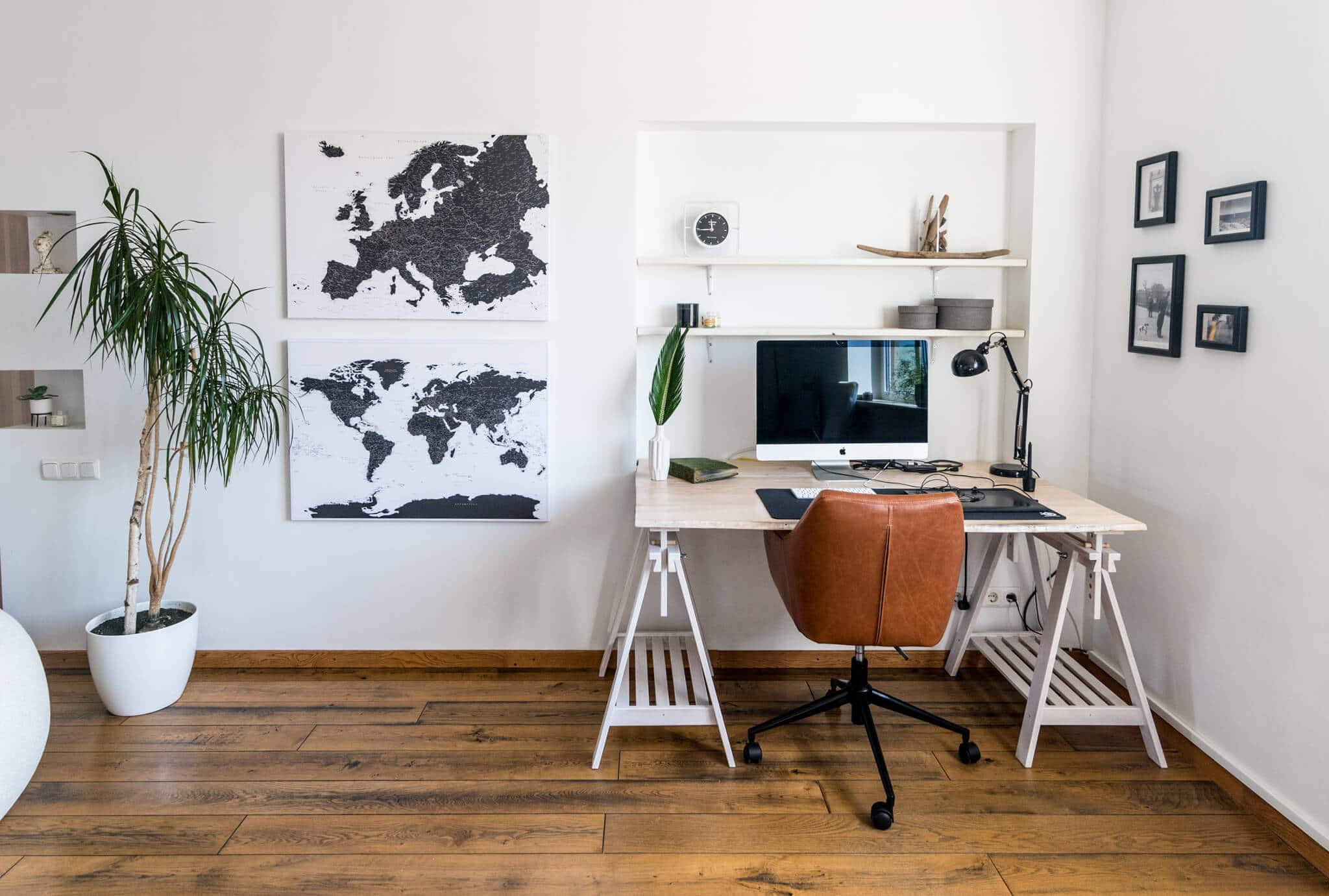 Europe-world-Canvas-Maps-Black-and-white-minimalistic-tripmapworld