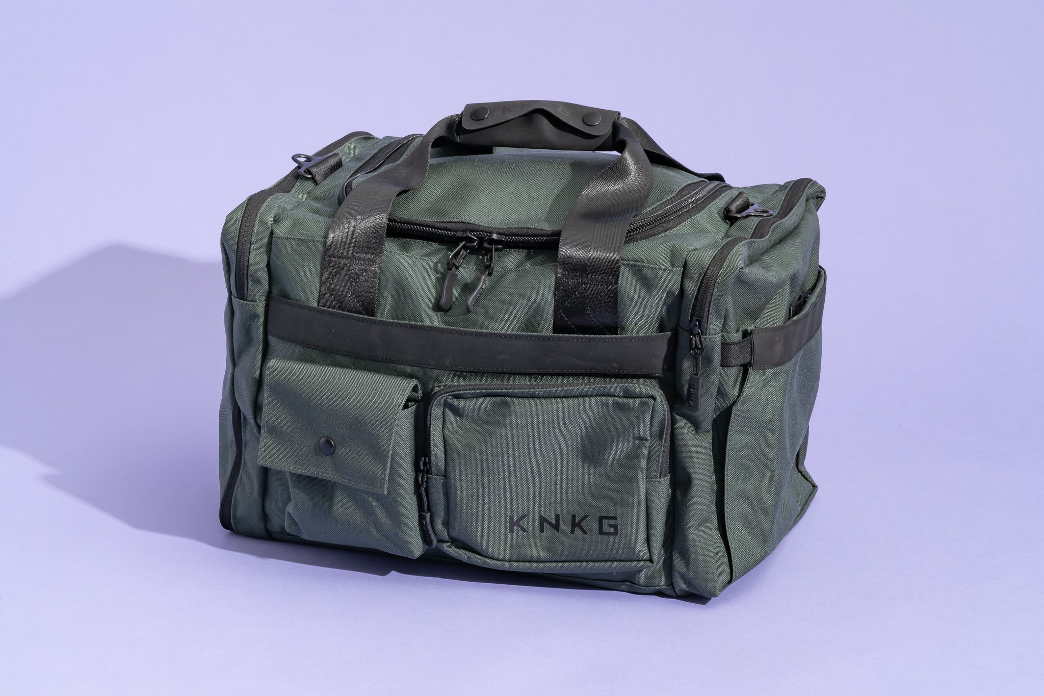 Túi duffle KNKG Plus Duffel lý tưởng cho phòng tập và du lịch nhờ độ bền và khả năng sắp xếp tuyệt vời.