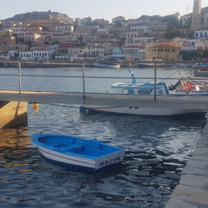 Cảng Halki, Dodecanese với những ngôi nhà đầy màu sắc