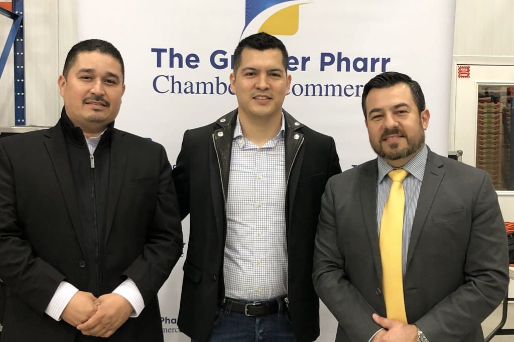 Freddy Flores, Luis Bazán và Pedro Camacho trong buổi khai trương Eagle Cold Storage, cơ sở lưu trữ lạnh mới của Traveler Produce LLC