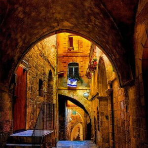 Một con hẻm ở khu Do Thái trong thành phố cổ Jerusalem, Israel. Ảnh qua Pinterest