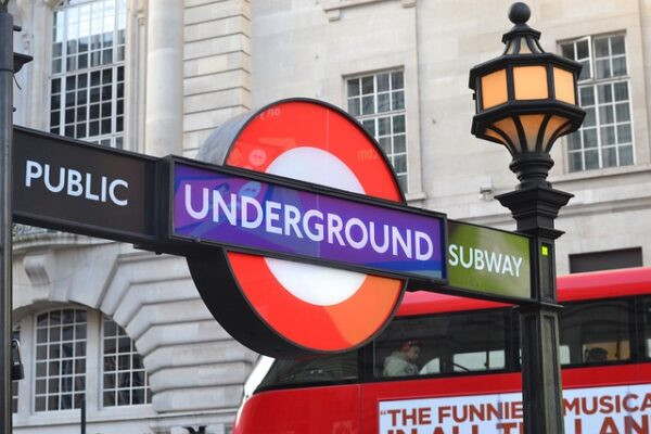 Biểu tượng tàu điện ngầm London