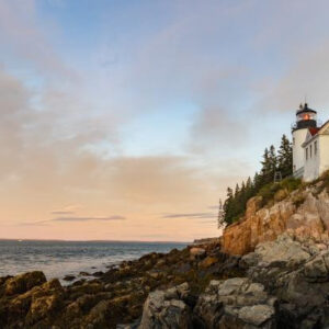 Ngọn hải đăng Portland Head Light nổi tiếng ở Maine vào một ngày hè nắng đẹp