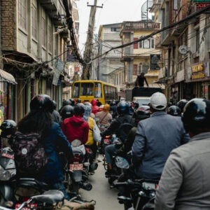 Đường phố Kathmandu đông đúc và nhộn nhịp.