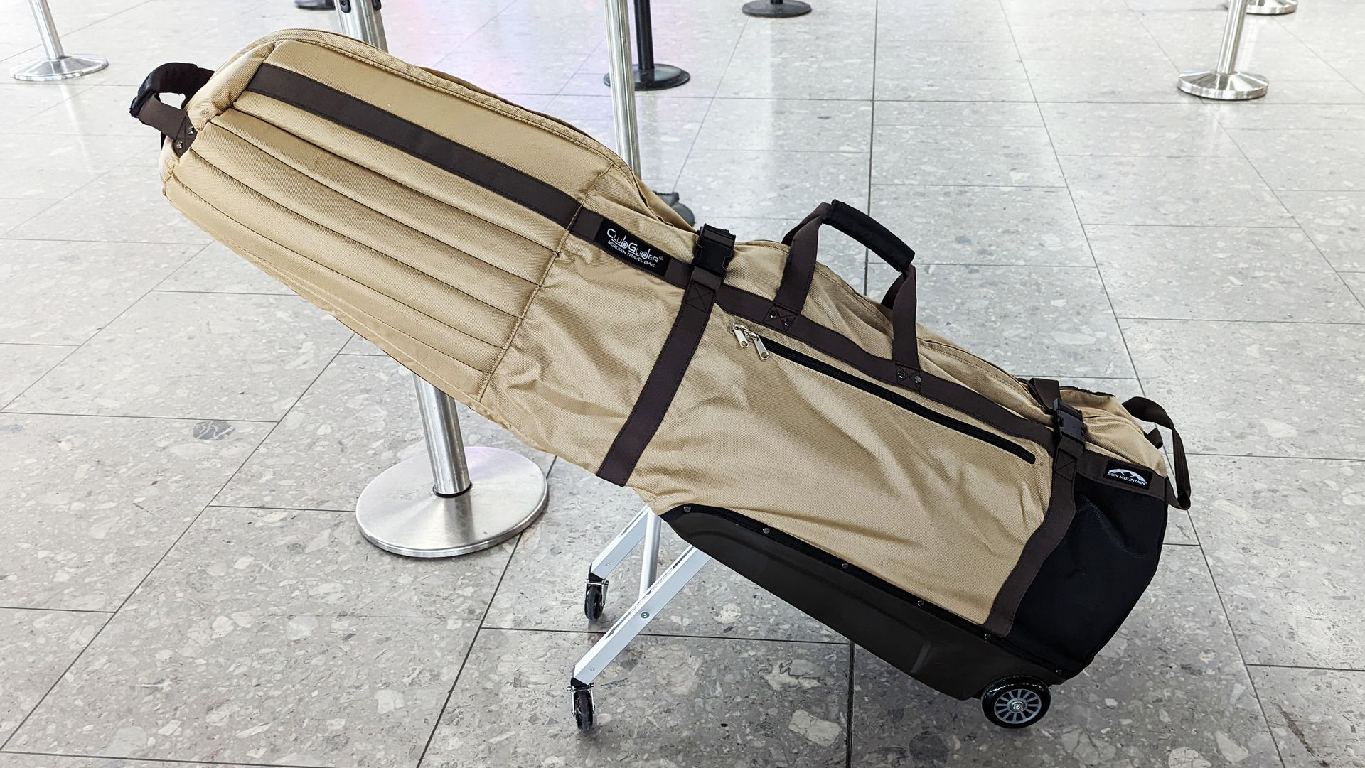 Sun Mountain Club Glider Meridian Travel Cover tại sân bay