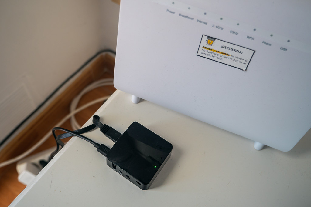 Router du lịch GL.iNet nhỏ gọn
