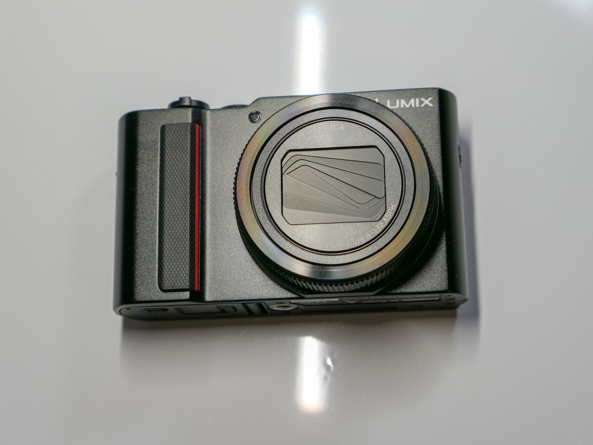 panasonic lumix zs200d