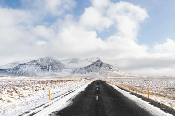 Đường xá ở Iceland.