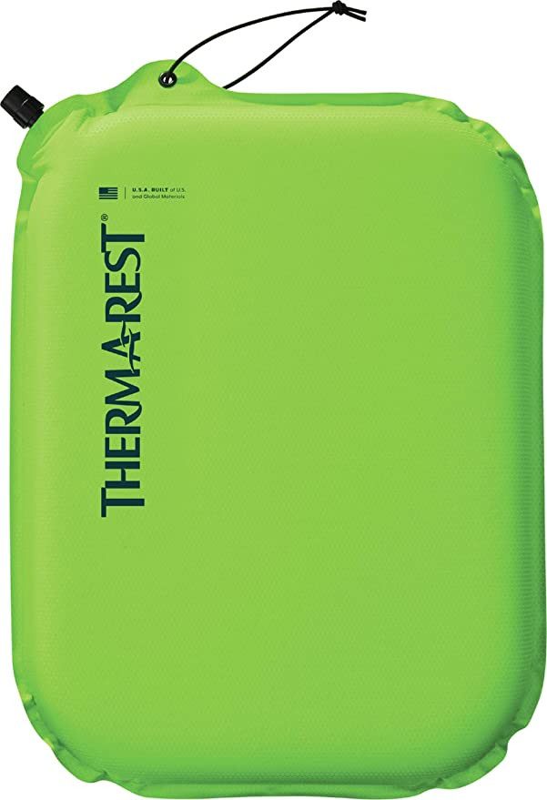 Đệm lưng Therm-a-Rest Lumbar Pillow giúp tăng sự thoải mái trên máy bay