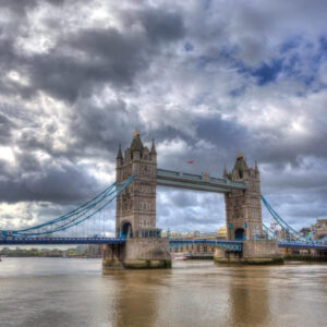 Cầu Tháp London và sông Thames nhìn từ trên cao
