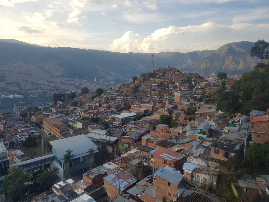 Thành phố Medellin, Colombia, nổi tiếng với khí hậu ôn hòa và cuộc sống về đêm sôi động